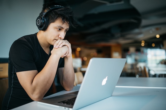 Qual CNAE correto para empresa de marketing digital